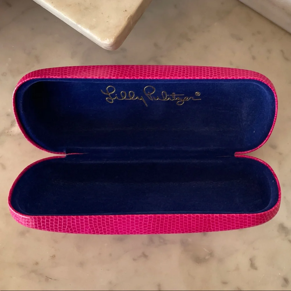 LILLY PULITZER Fuchsia Embossed Hard Eyeglass Clamshell Case
